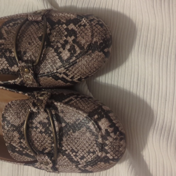 Baretraps Snake Print Flat Loafers - Picture 6 of 9